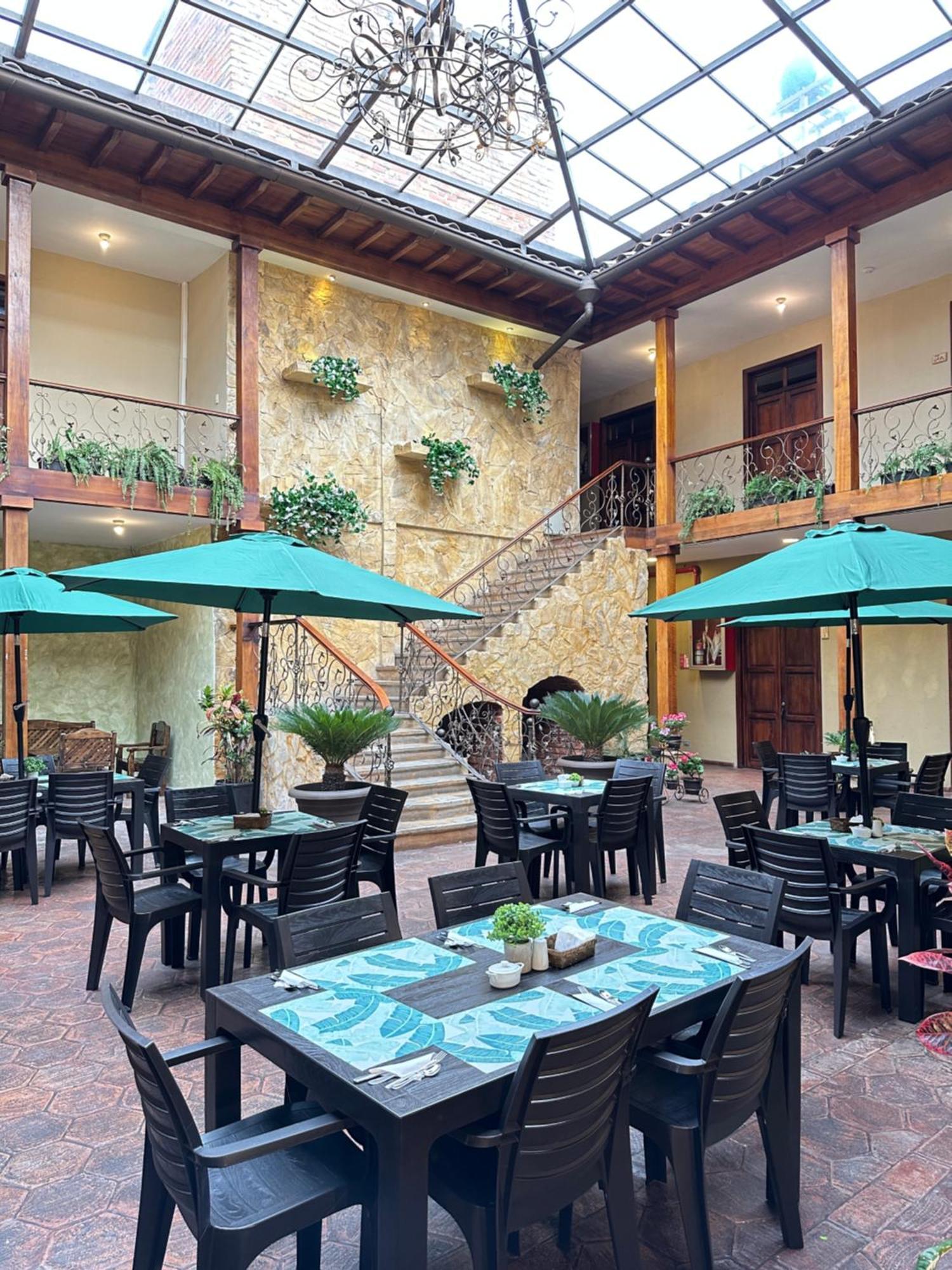 Nass Central Garden Hotel Cuenca Exterior photo